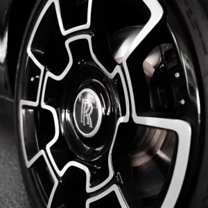 Wheel Rolls Royce Wraith 2019 to drive